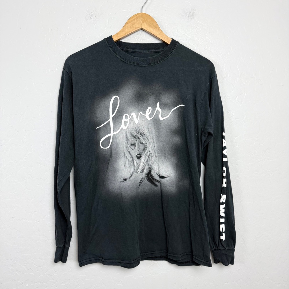 Taylor Swift Lover Long Sleeve Graphic T-Shirt Black Size M Official Merch